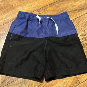VGUC Hanna Andersson sz 5 swim trunks